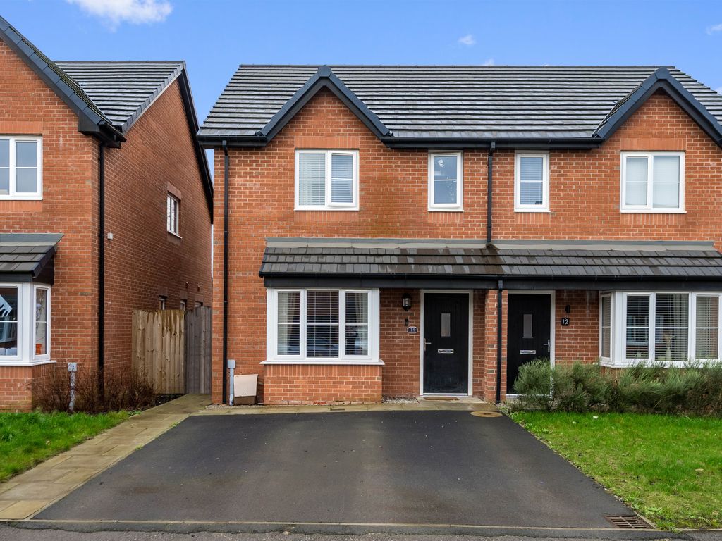 3 bed semidetached house for sale in Hulme Gardens, Leigh WN7, £