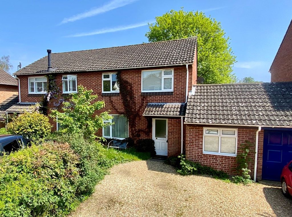 4 bed semidetached house for sale in Sarum Walk, Lymington SO41, £385,000 Zoopla
