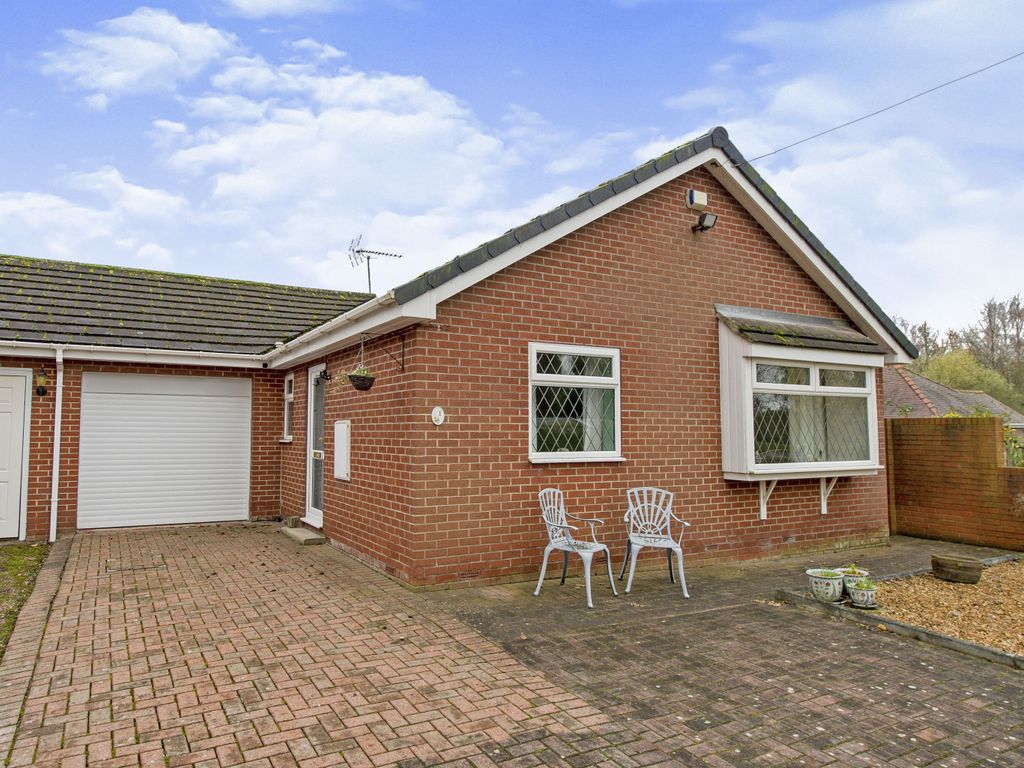 2 bed bungalow for sale in Tall Trees Drive, Featherstone, Pontefract
