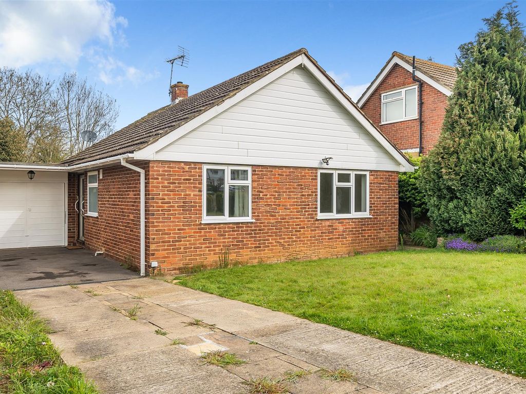 2 bed detached bungalow for sale in Aldington Road, Bearsted, Maidstone