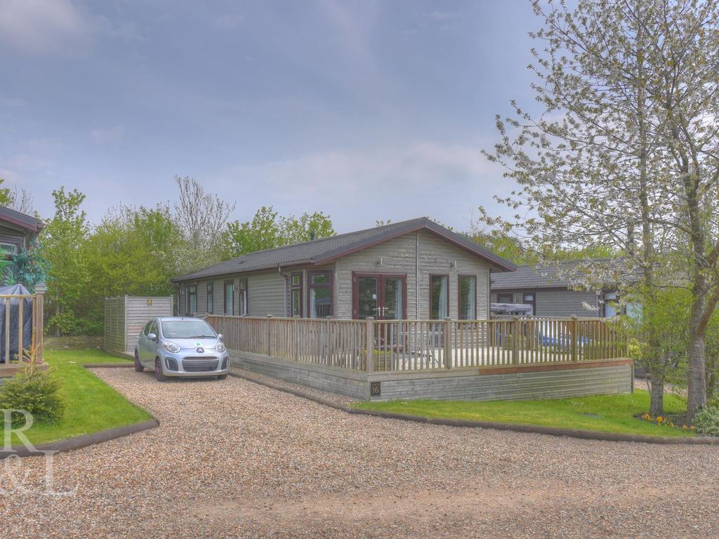 2 bed mobile/park home for sale in Spring Cottage Road, Overseal