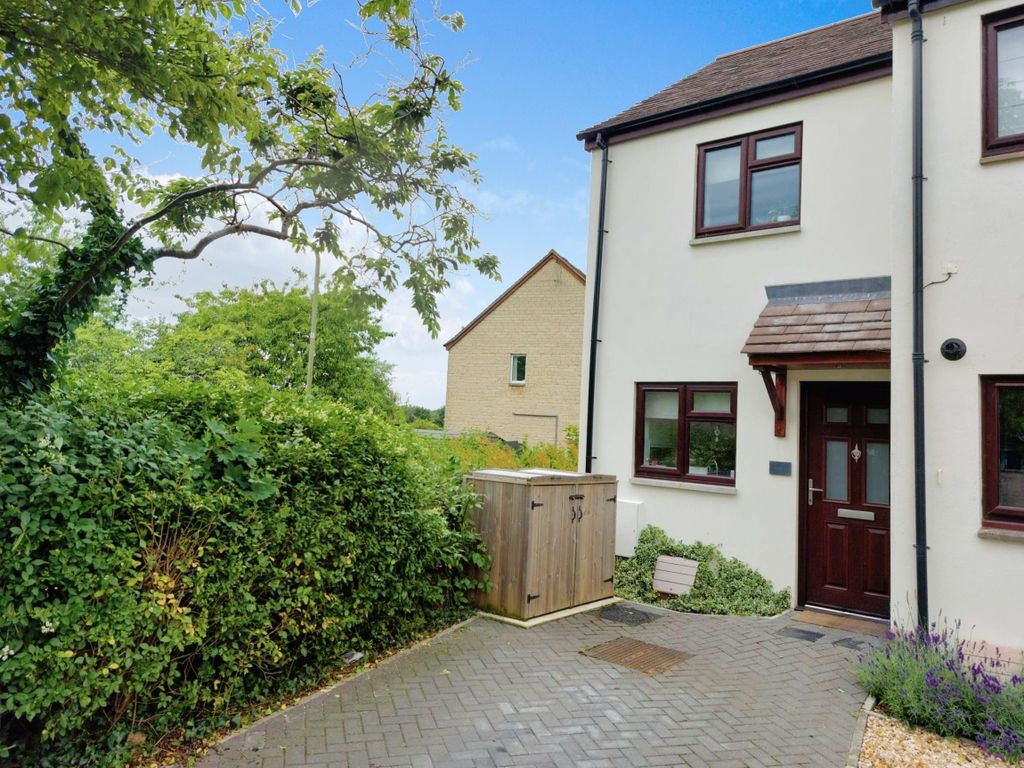 1 bed semidetached house to rent in Manor Road, Witney, Oxfordshire