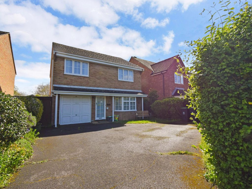 4 bed detached house for sale in Green Lane, Burnham, Slough SL1, £