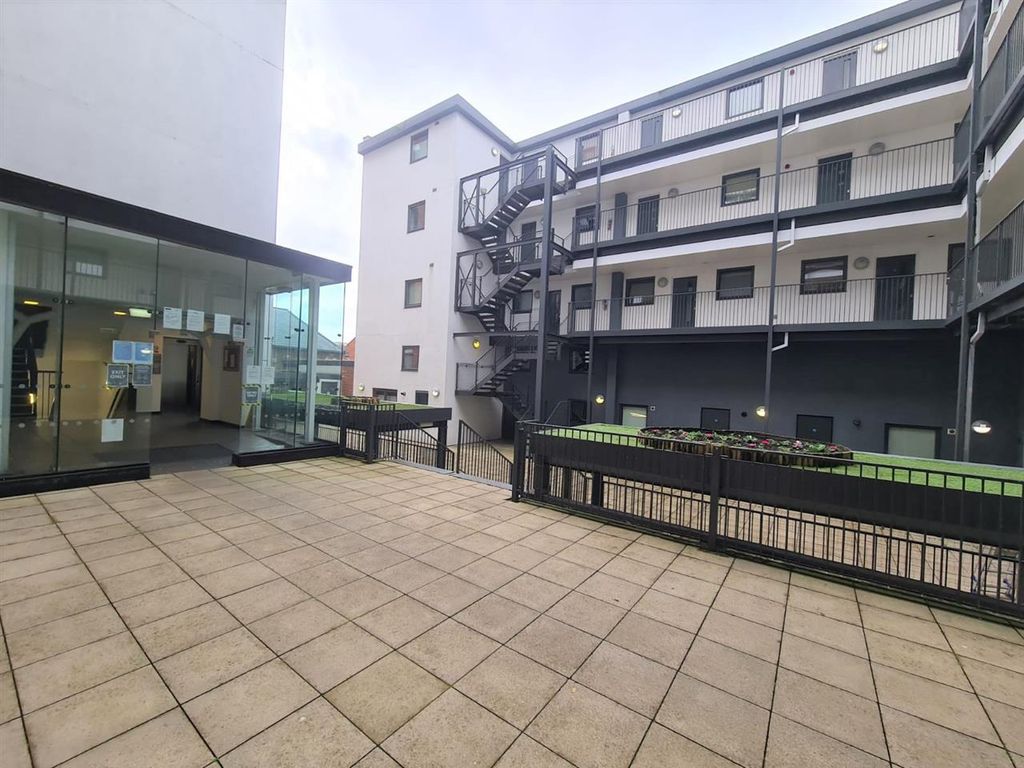 2 bed flat to rent in Argyle Street, Liverpool L1, £995 pcm Zoopla