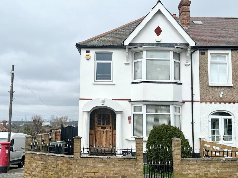 3 bed terraced house for sale in Bellingham Road, Catford SE6 Zoopla