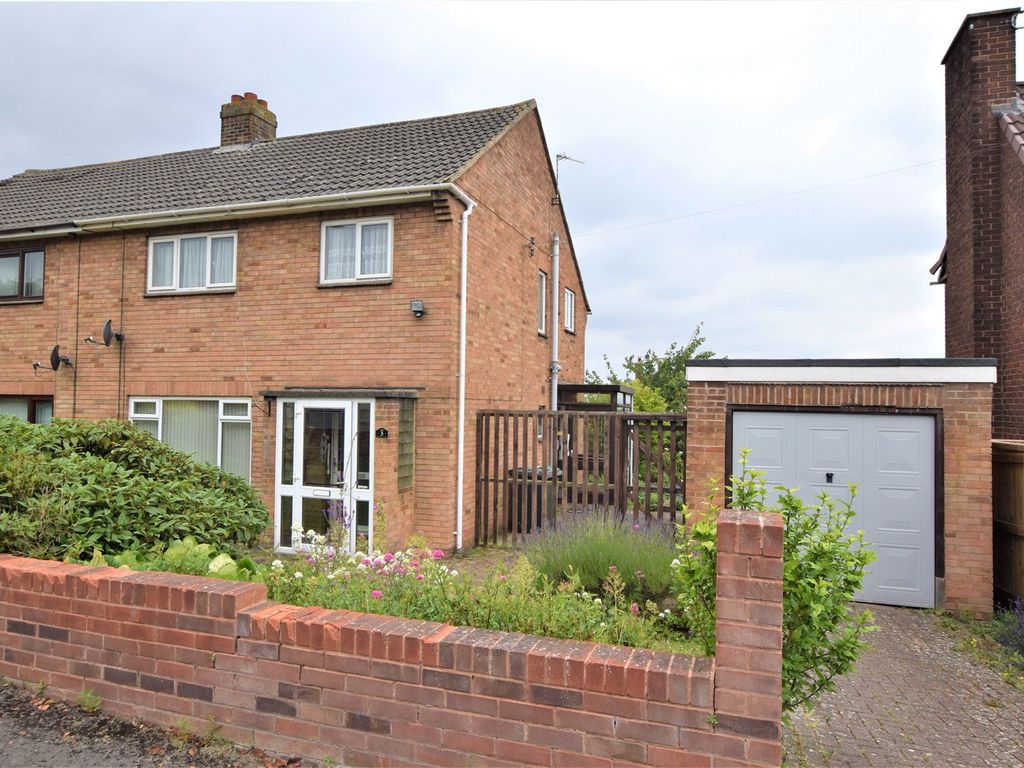 3 bed semidetached house for sale in Cowley Road, Tuffley, Gloucester