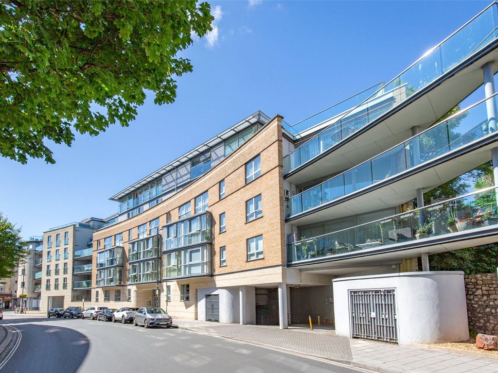 1 bed flat for sale in Merchants Road, Clifton, Bristol BS8, £265,000