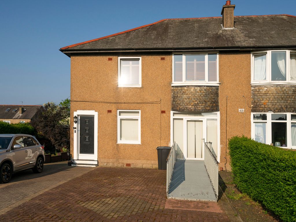 2 bed villa for sale in Crewe Place, Pilton, Edinburgh EH5, £159,000