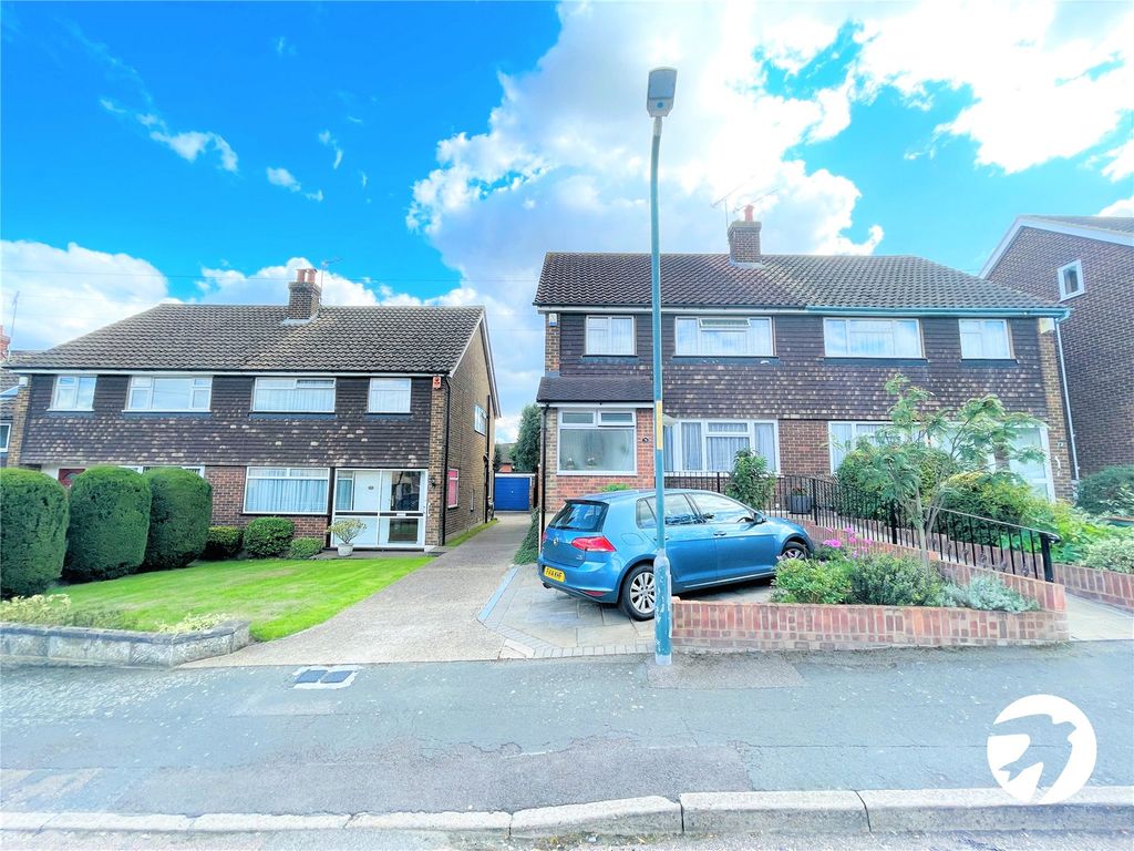 4 bed semidetached house for sale in Haven Close, Swanley, Kent BR8