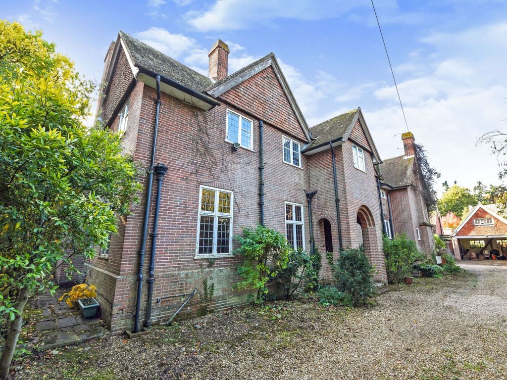 5 bed detached house for sale in Greenham Road, Newbury RG14 Zoopla