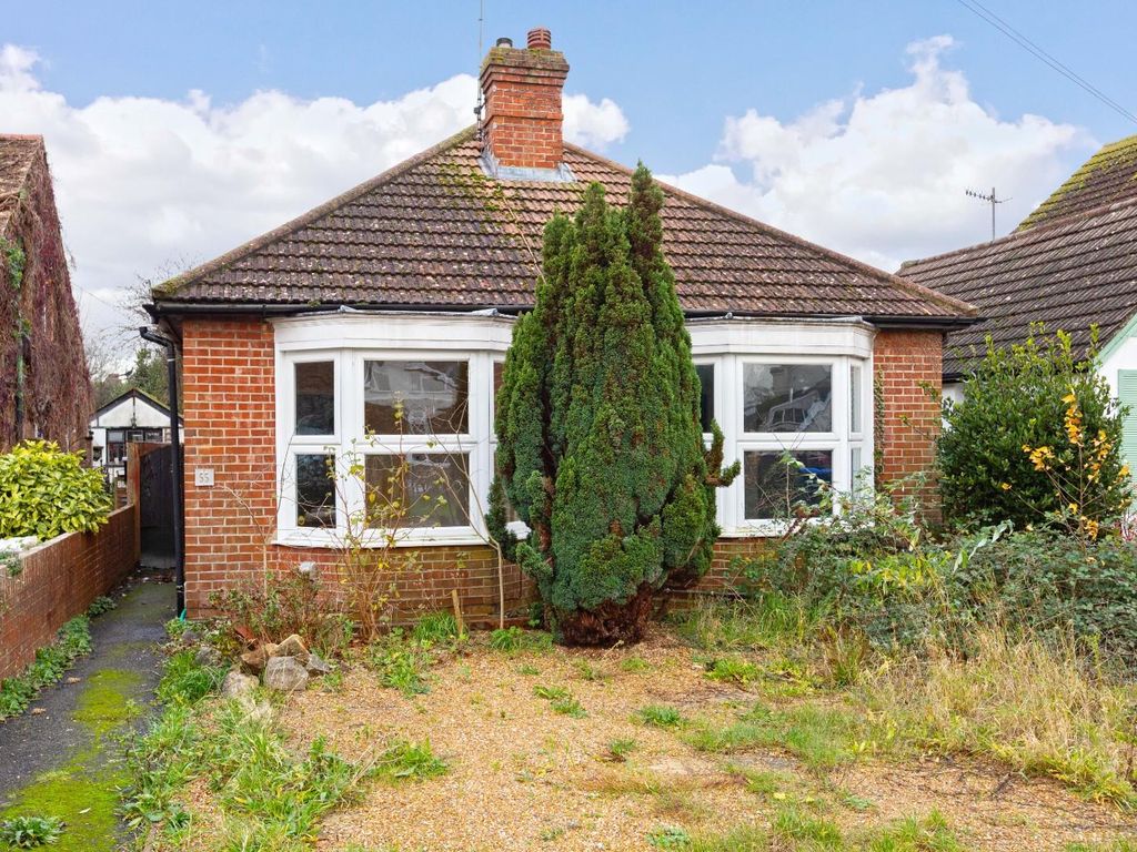 3 bed detached bungalow for sale in Sompting Road, Lancing BN15, £