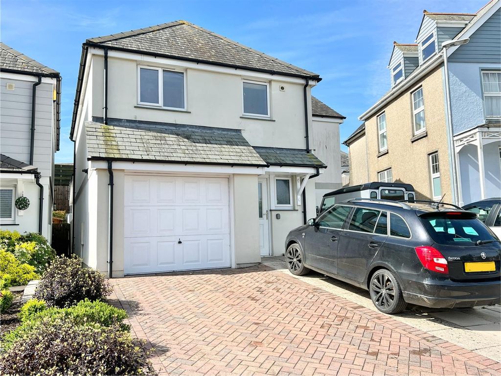 3 bed semidetached house for sale in Smithwick Gardens, Dracaena