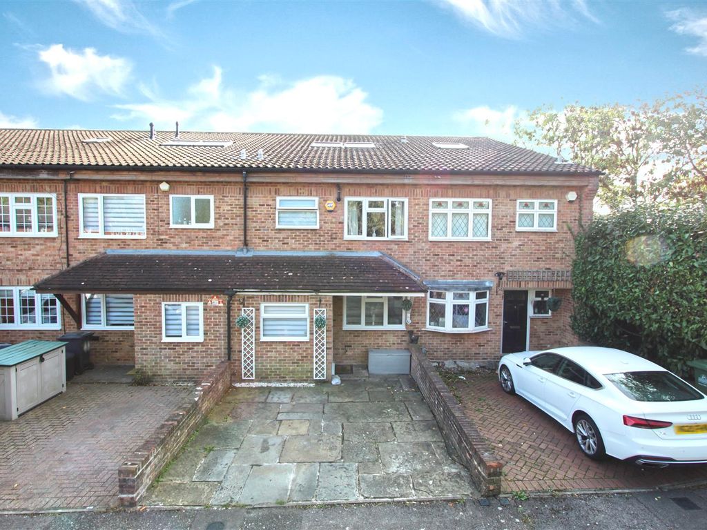 5 bed terraced house for sale in Valence Drive, Cheshunt, Waltham Cross