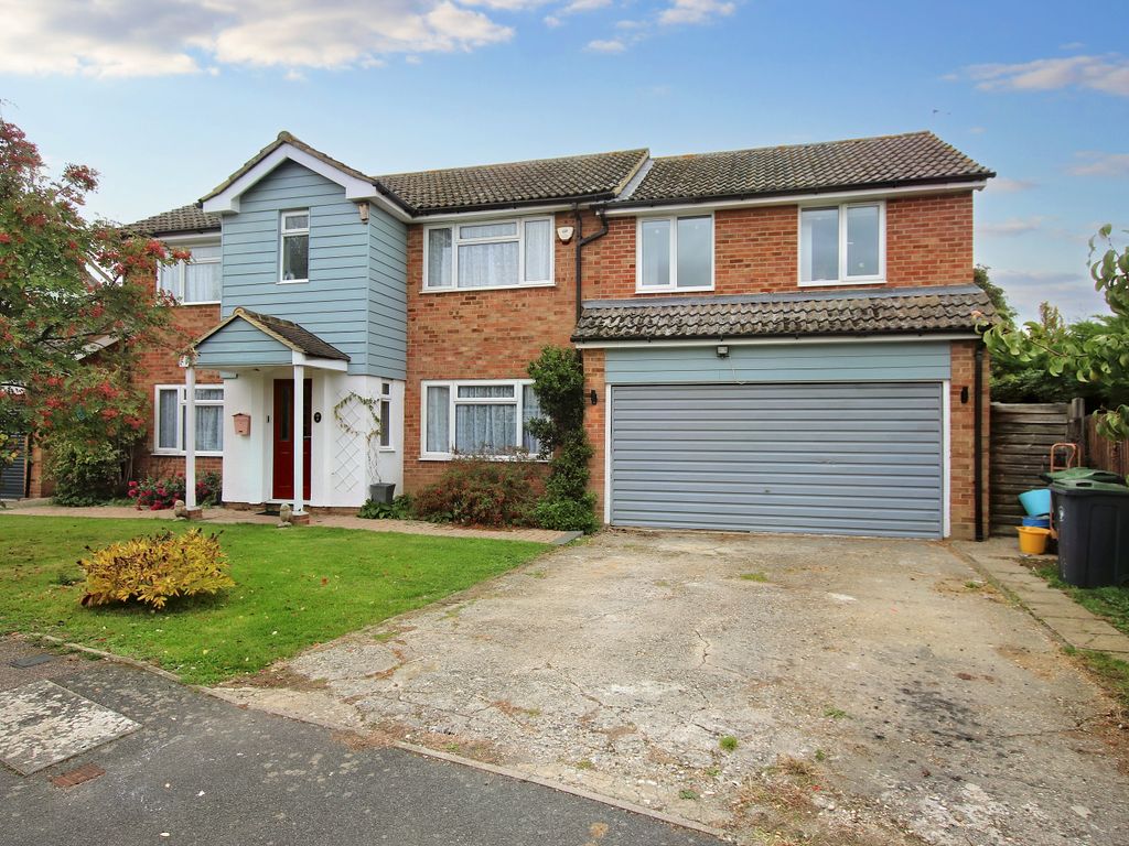 6 bed detached house for sale in The Copse, Bannister Green, Felsted