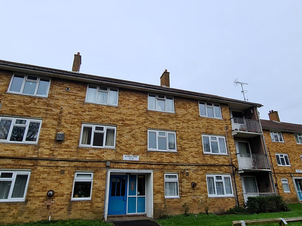 2 bed flat to rent in St. James Close, Shirley, Southampton SO15, £