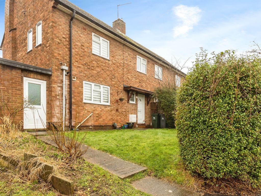 3 bed semidetached house for sale in Cotswold Road, Malvern WR14, £