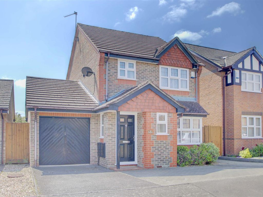 3 bed detached house for sale in Forbes Way, Ruislip Manor, Ruislip HA4