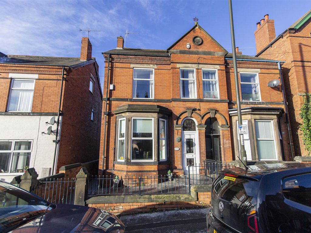 4 bed semidetached house for sale in Rutland Road, Chesterfield S40