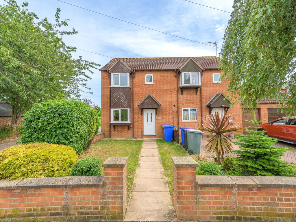 3 bed semidetached house for sale in Hessle Court, Boston PE21, £