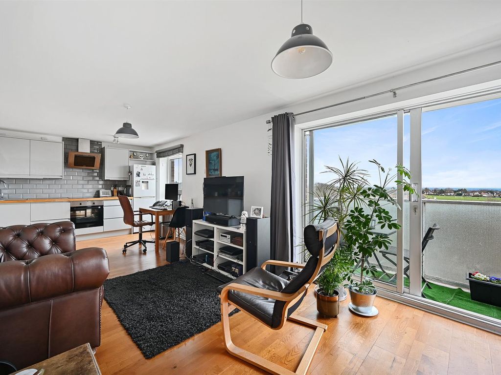 2 bed flat for sale in Basinghall Gardens, Sutton SM2 Zoopla