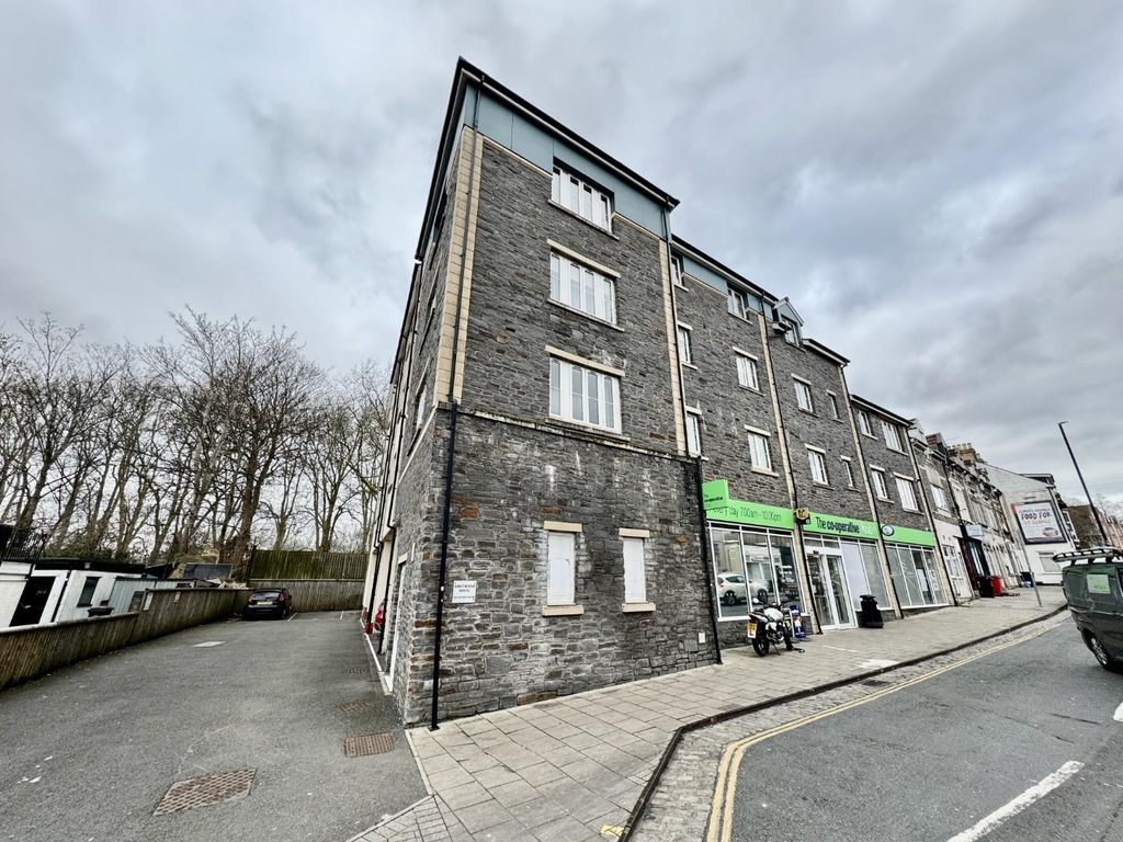 2 bed flat to rent in Hawthorne House, Church Road, St. Bristol