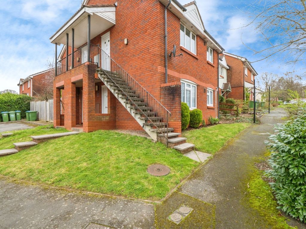Studio for sale in Springford Gardens, Southampton SO16, £120,000 Zoopla