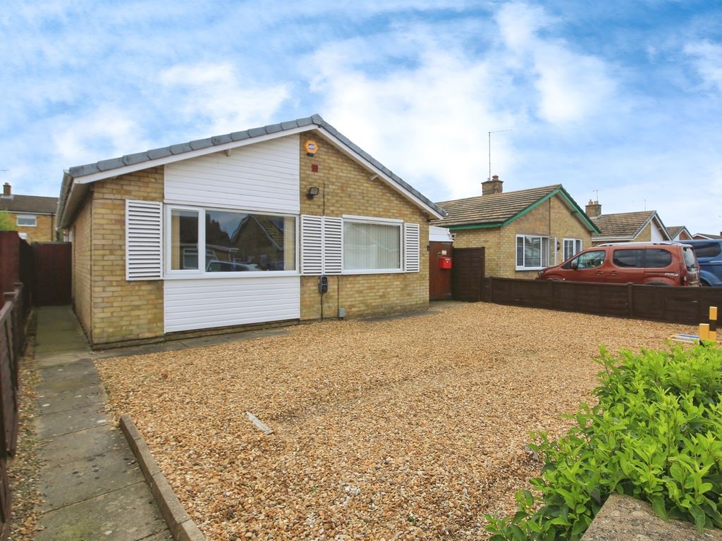 3 bed detached bungalow for sale in Swan Close, Whittlesey