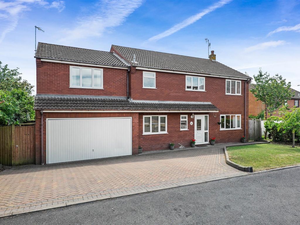 6 bed detached house for sale in Battenhall Rise, Worcester WR5 Zoopla