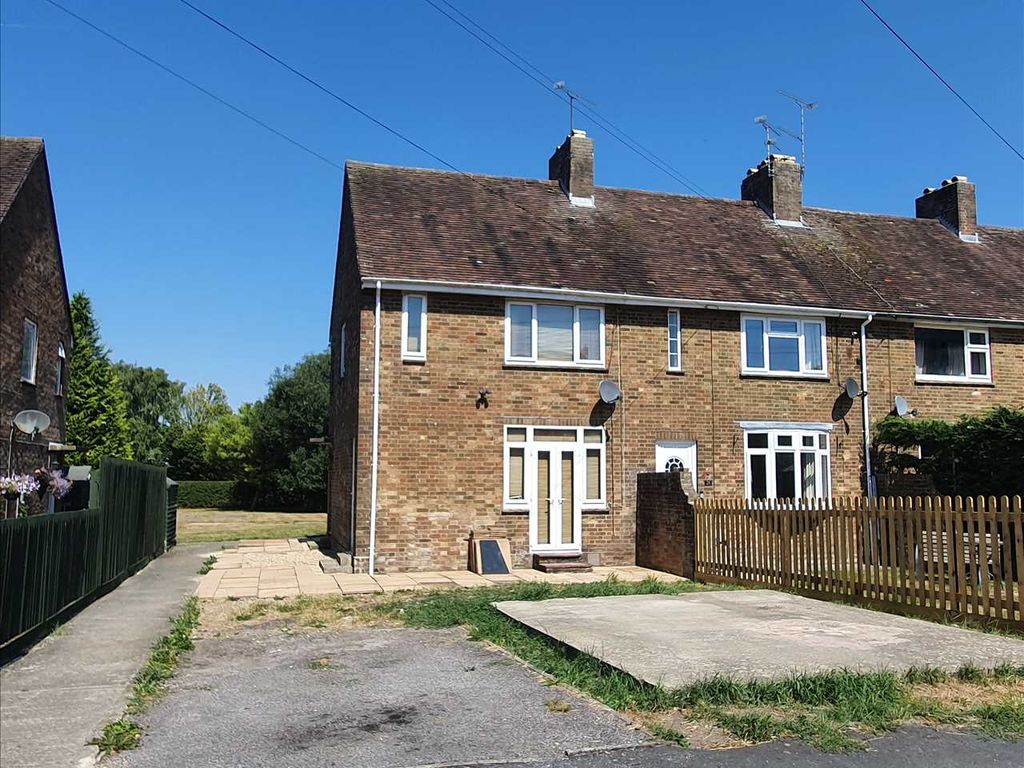2 bed end terrace house for sale in Thorney Park, Wroughton, Swindon