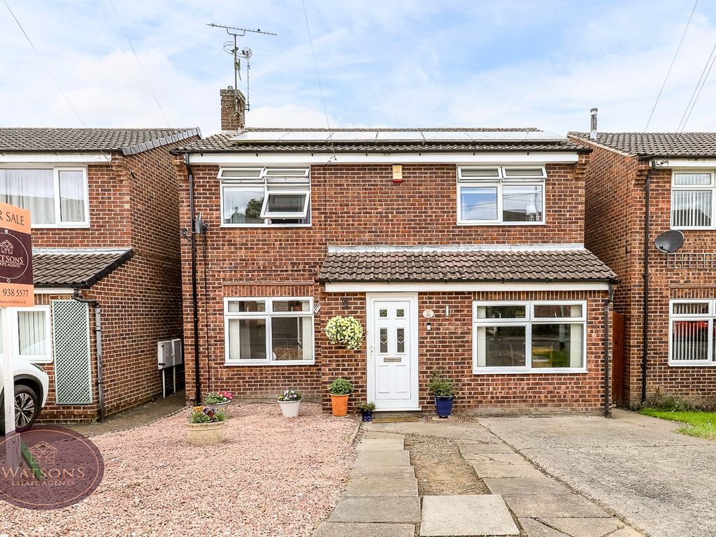 4 bed detached house for sale in Brunel Avenue, Newthorpe, Nottingham