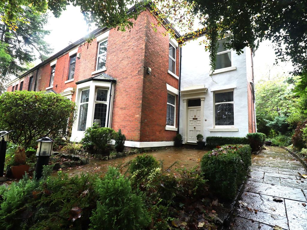 4 bed terraced house for sale in Dukes Brow, Blackburn BB2, £325,000
