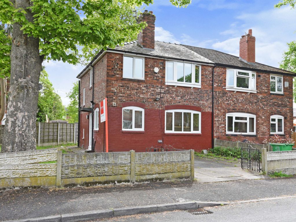 3 bed semidetached house for sale in Deighton Avenue, Manchester