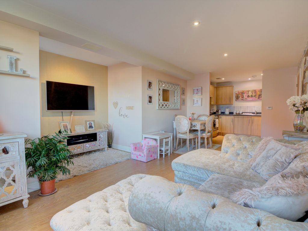 2 bed flat for sale in Billington Grove, Willesborough, Ashford TN24