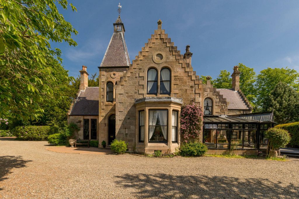 4 bed property for sale in Millfield, Garrion Bridge, Clyde Valley ML2, £950,000 Zoopla