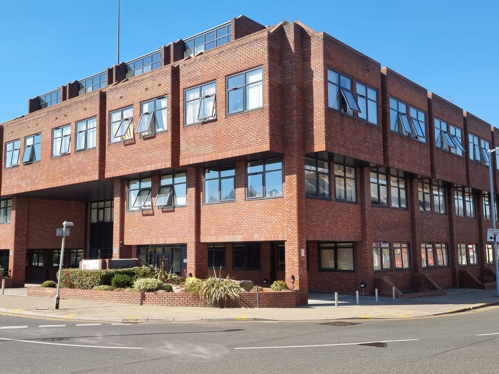 The Landmark, Flowers Way, Luton LU1  