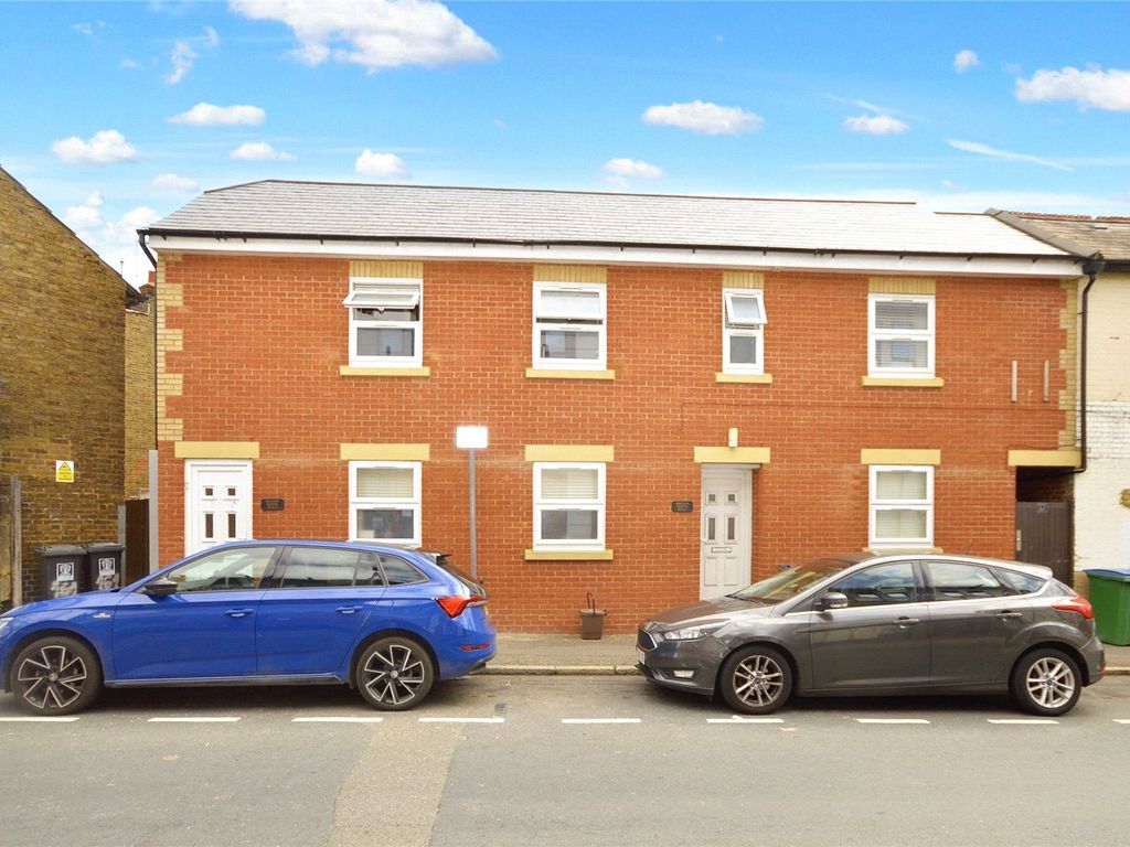 1 bed flat to rent in Leavesden Road, Watford, Hertfordshire WD24, £