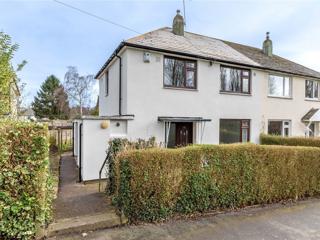 3 bed semidetached house for sale in Lingfield Gate, Leeds, West