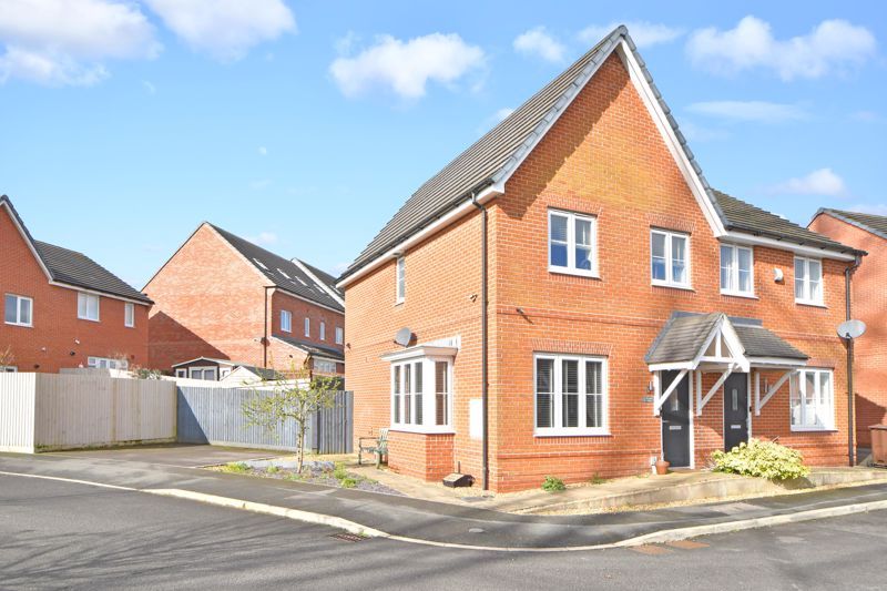 3 bed semidetached house for sale in Fernilee Close, Brindley Village