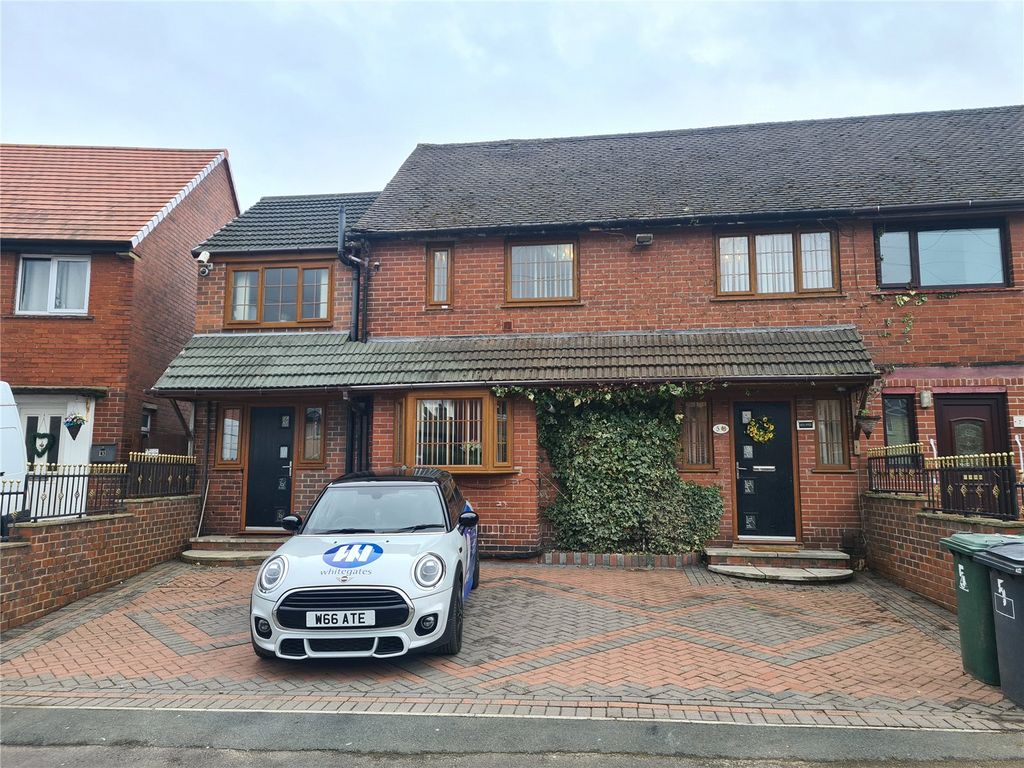 4 bed semidetached house for sale in Edge Avenue, Thornhill, Dewsbury