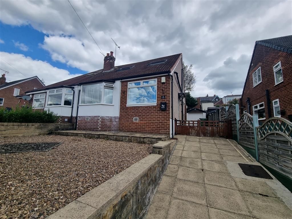 3 bed semidetached bungalow for sale in Newlay Wood Crescent