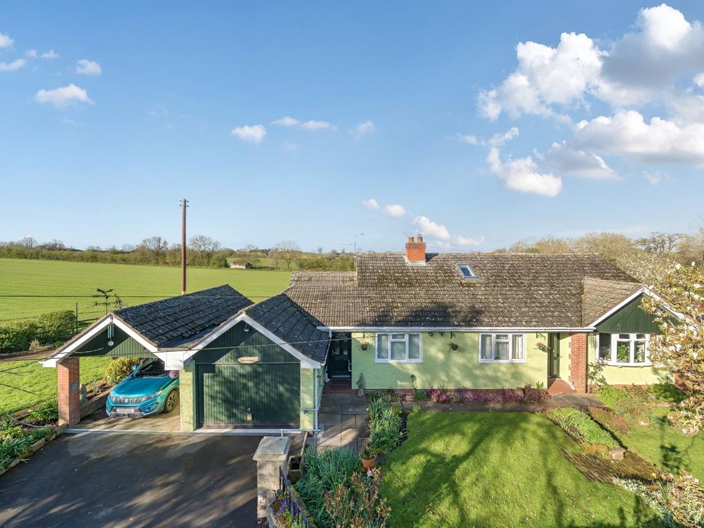 4 bed detached bungalow for sale in Summerland, Radway Road, Nunnington