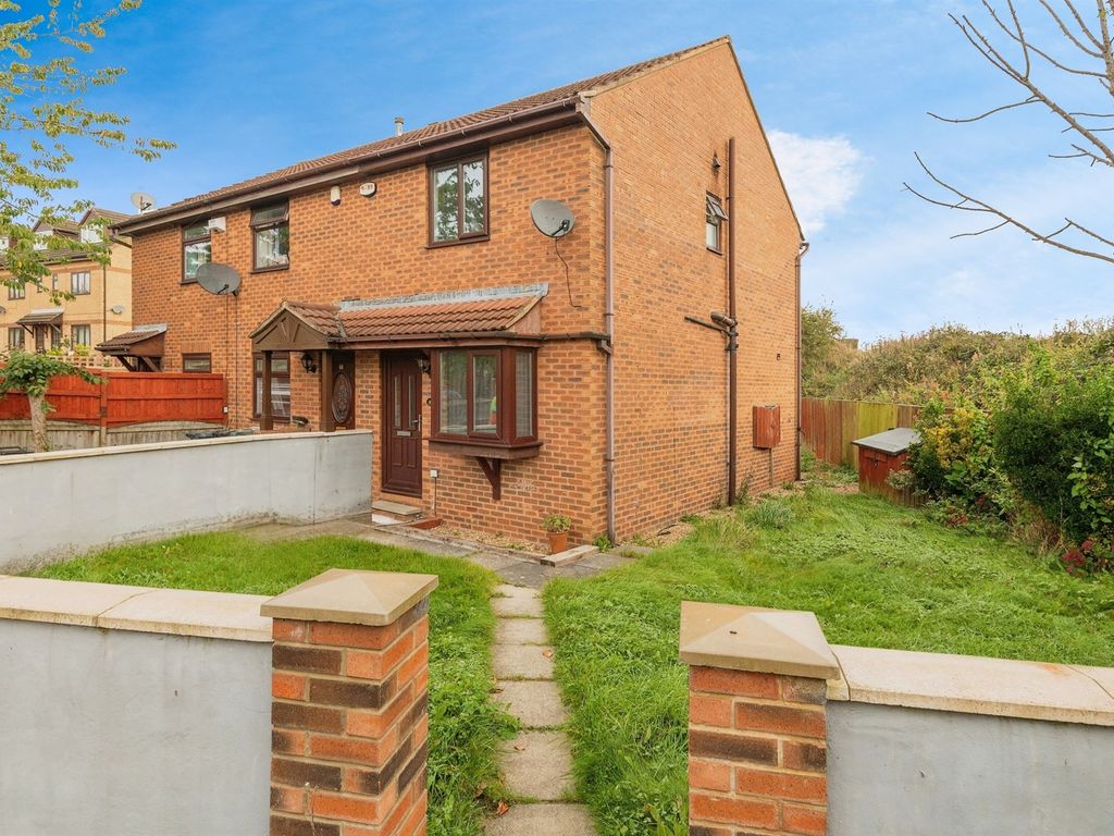 2 bed end terrace house for sale in Meadowcroft Rise, Bradford BD4, £