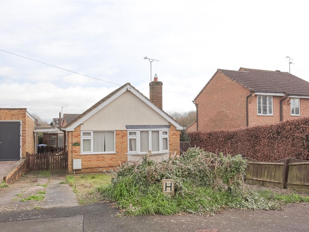 2 bed detached bungalow for sale in Horton Drive, Middleton Cheney