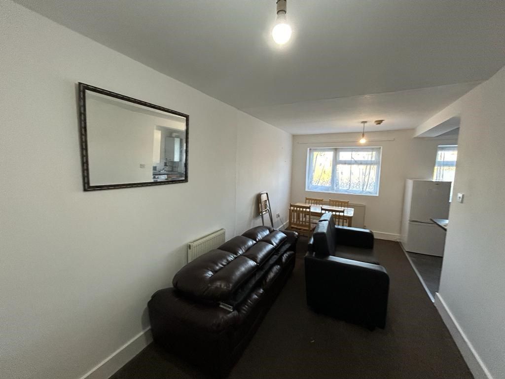 1 bed flat to rent in Top Floor Flat, Elm Road, Wembley HA9, £1,200 pcm Zoopla