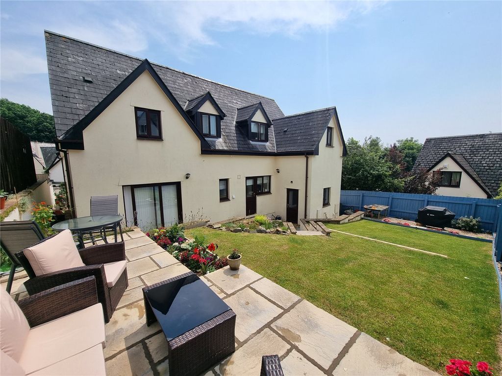 5 bed detached house for sale in Fairways Drive, High Bickington