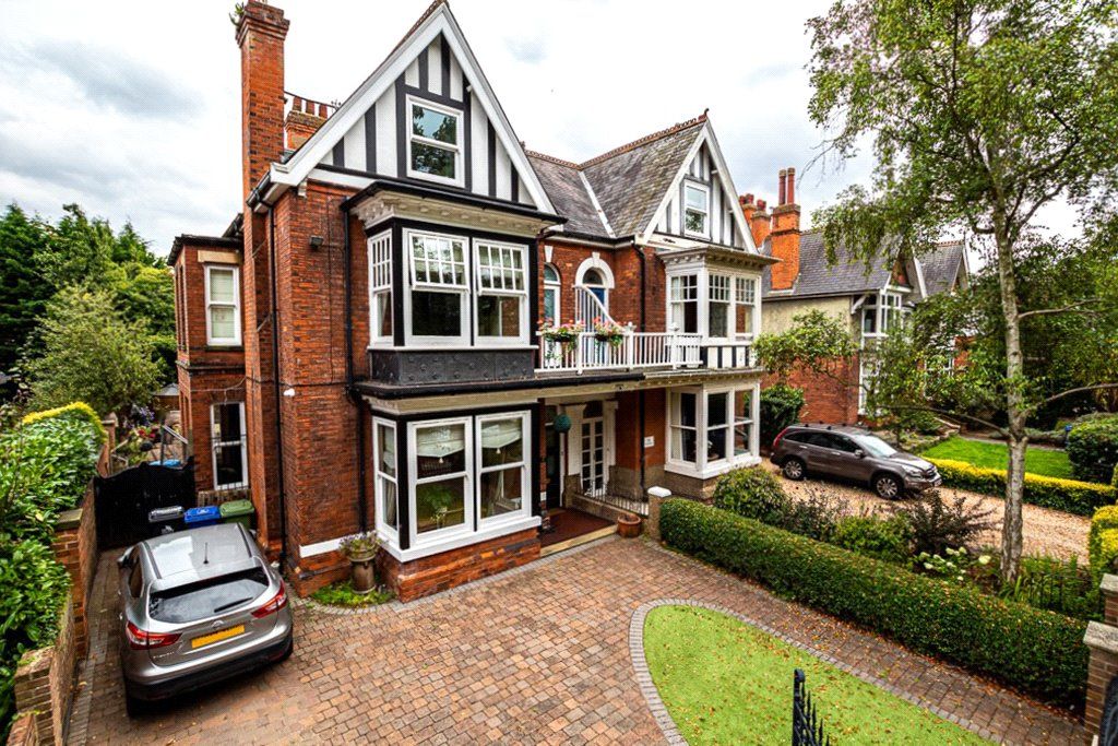 6 bed semidetached house for sale in Park Drive, Grimsby, N E Lincs
