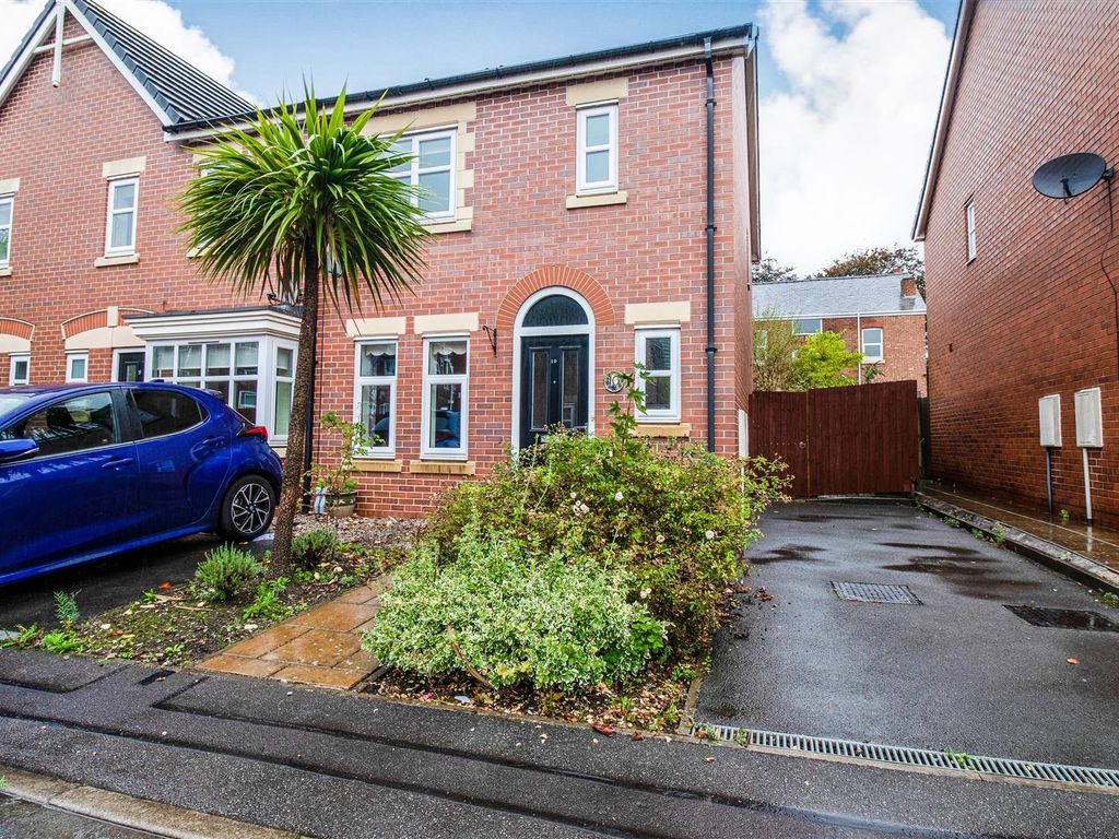 3 bed end terrace house for sale in Moreland Drive, Southport PR8 Zoopla