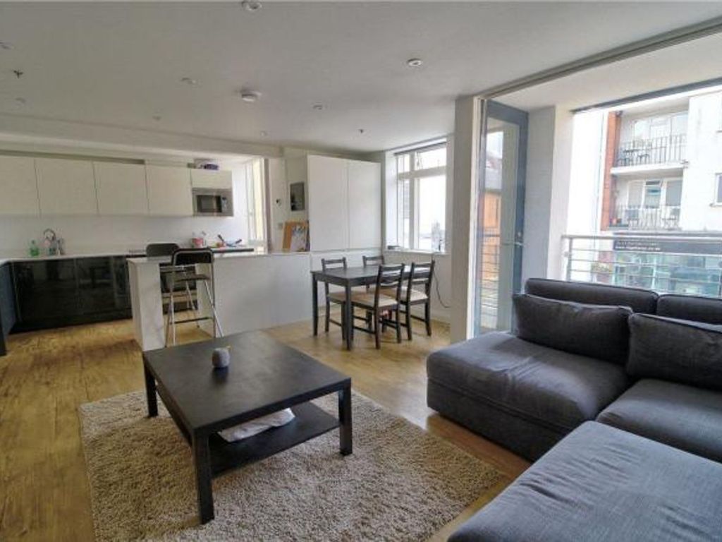 2 bed flat to rent in Oxford Street, Leamington Spa CV32 Zoopla