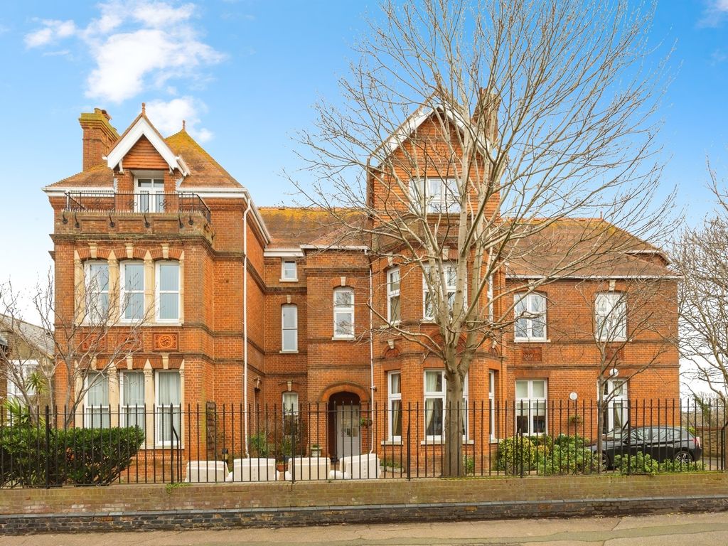 2 bed flat for sale in William Gibbs Court, Orchard Place, Faversham