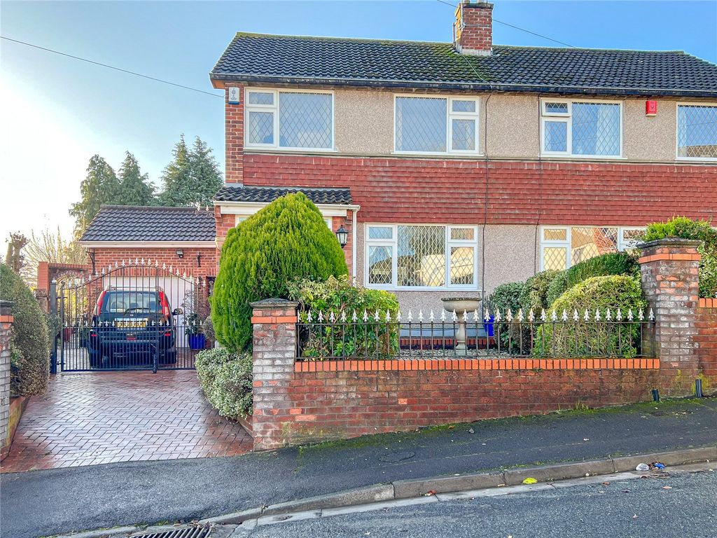 3 bed semidetached house for sale in Dyrham Road, Kingswood, Bristol